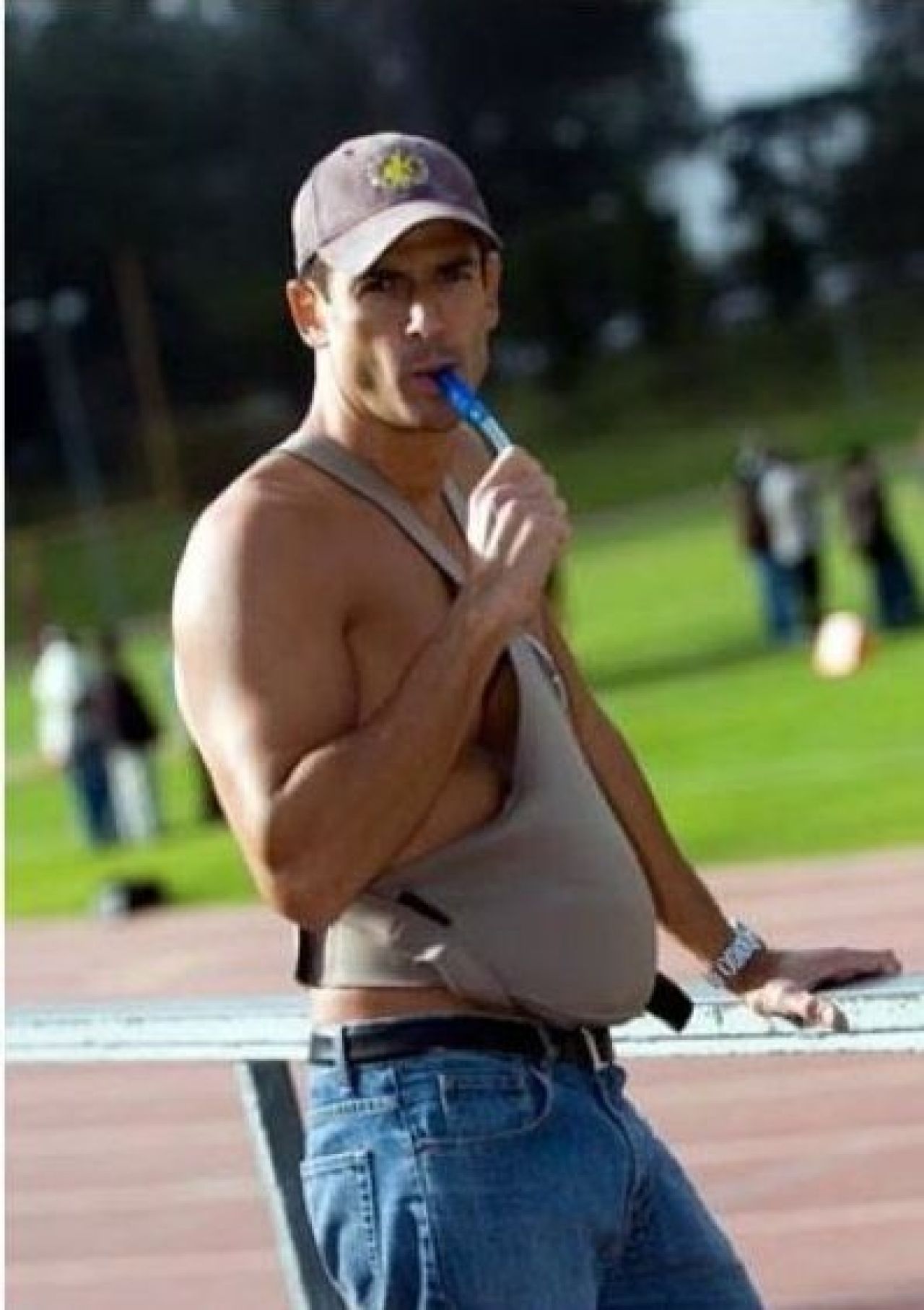Zambetul suporterului implinit care a reusit imposibilul pe stadion! Ce SECRET ascunde si de ce e atat de fericit:_2