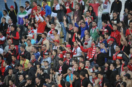 Dinamovistii, facuti PRAF de jucatori inaintea meciului cu Steaua: Ne-am saturat de LINGAI, FRAIERI si TRADATORI!