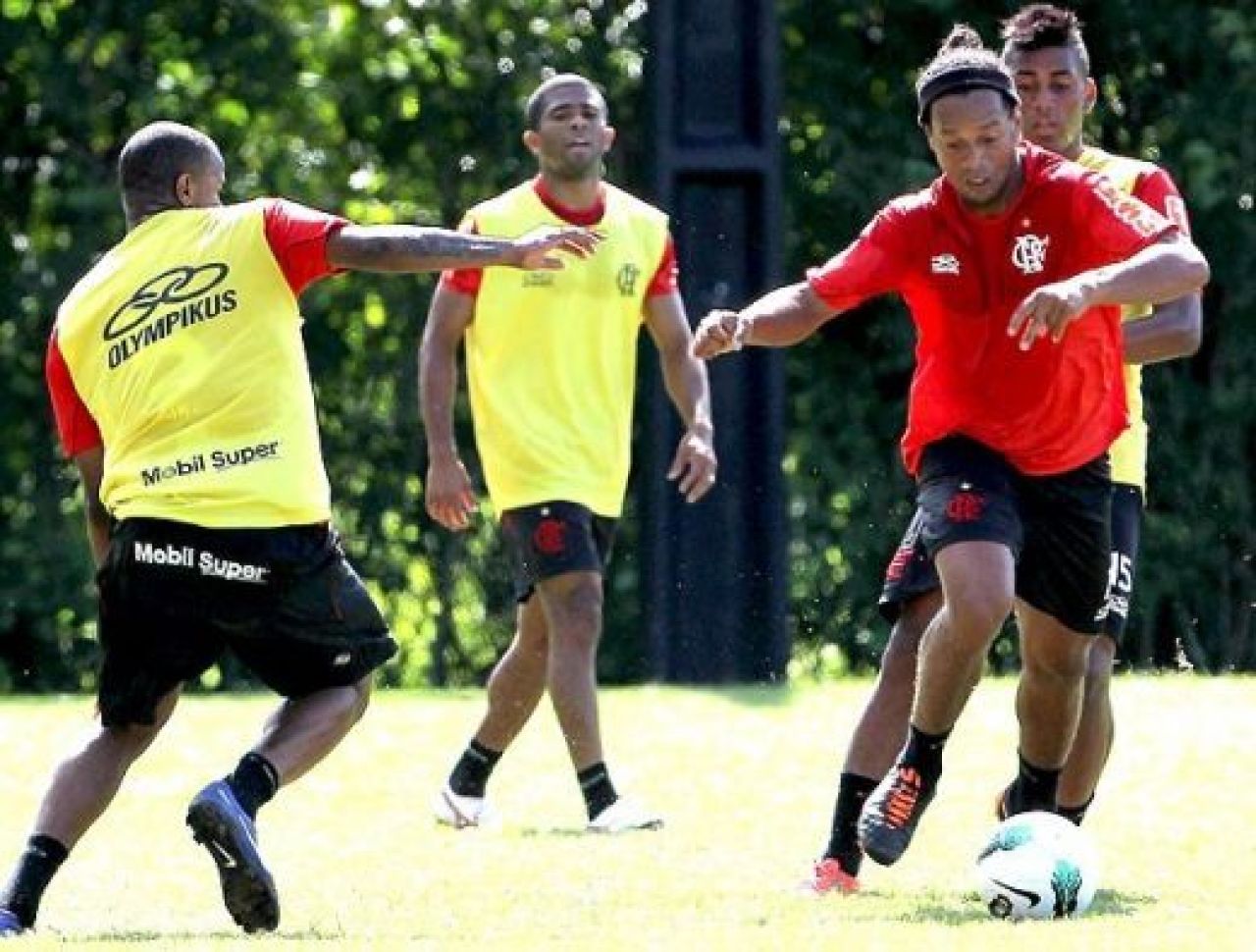 FOTO INCREDIBIL! Cum a decazut un ZEU! Ronaldinho s-a antrenat BEAT! Scuza PENIBILA in fata antrenorilor:_2