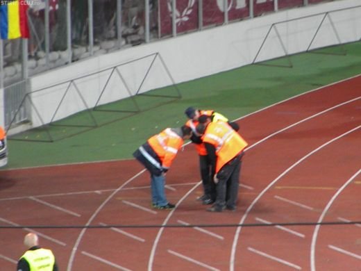 Moment SOCANT la U Cluj - CFR! O petarda i-a explodat in fata unui steward! FOTO_7