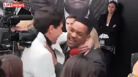 SENZATIE! Ce se intampla cand un DUR de la Hollywood este ATACAT! Cum a reactionat Will Smith cand un jurnalist a incercat sa-l pupe pe GURA!