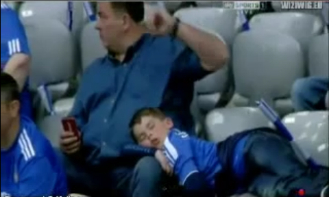 Trezeste-ma tu daca se intampla CEVA in meciul asta :)) Dovada ca asta e CEA mai plictisitoare finala de Liga din ultimii 10 ani!