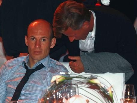 FOTO Robben, certat de NEVASTA dupa meciul cu Chelsea! Cum arata imaginea DISPERARII la Bayern, dupa a doua finala pierduta!_7