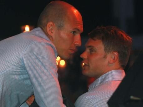 FOTO Robben, certat de NEVASTA dupa meciul cu Chelsea! Cum arata imaginea DISPERARII la Bayern, dupa a doua finala pierduta!_13