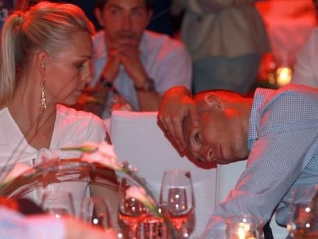 FOTO Robben, certat de NEVASTA dupa meciul cu Chelsea! Cum arata imaginea DISPERARII la Bayern, dupa a doua finala pierduta!_17
