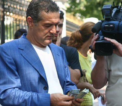 VIDEO! Noul Chiriches a semnat cu Steaua! Mihai Stoica: