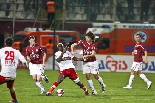 O finala ca afara: Rapid 0-1 Dinamo! Cainii castiga a 13-a Cupa din ISTORIE! Scarlatache, EROUL unei nopti de neuitat! Galeriile la inaltime: vezi toate bannerele!_9