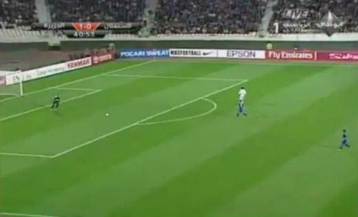 Un portar cum n-ai mai vazut niciodata: In 20 de secunde a reusit sa loveasca de doua ori in acelasi loc! E ruda cu SPIDERMAN :)