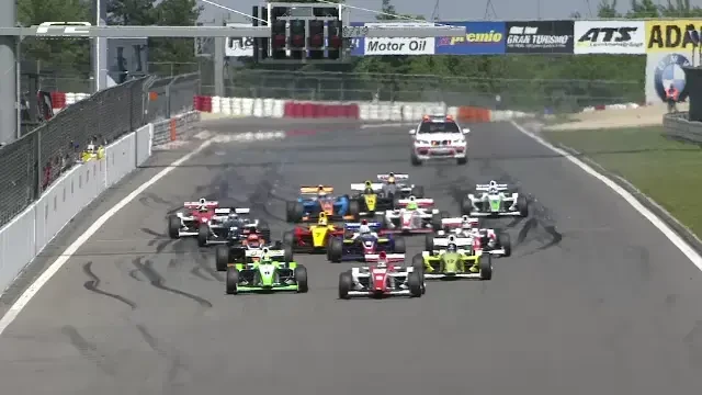 Marinescu, locul 4 in clasamentul general! Victoria de la Nurburgring, ratata in ultimele 4 tururi! Ce n-a mers bine: