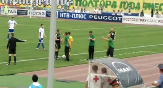 Sefii lui Kuban sunt alaturi de Dan Petrescu: "Nu ne dam batuti" Bursucul A LOVIT un arbitru si poate rata startul sezonului! VIDEO
