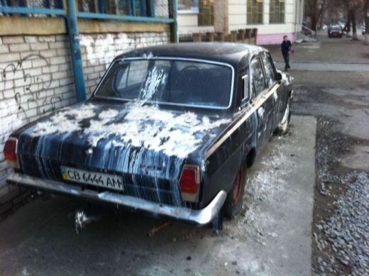 FOTO GENIAL! Mai bine i-ar fi ridicat masina! Ce a patit un sofer care a avut TUPEU sa parcheze pe trotuar:_3