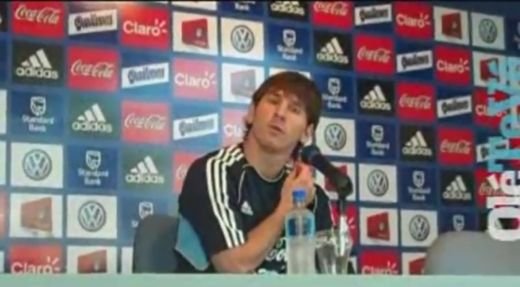 VIDEO FABULOS! Messi, umilit de o jurnalista din Argentina! Starul Barcei a fost lasat fara cuvinte dupa o lovitura sub centura! Cum a fost facut KO: