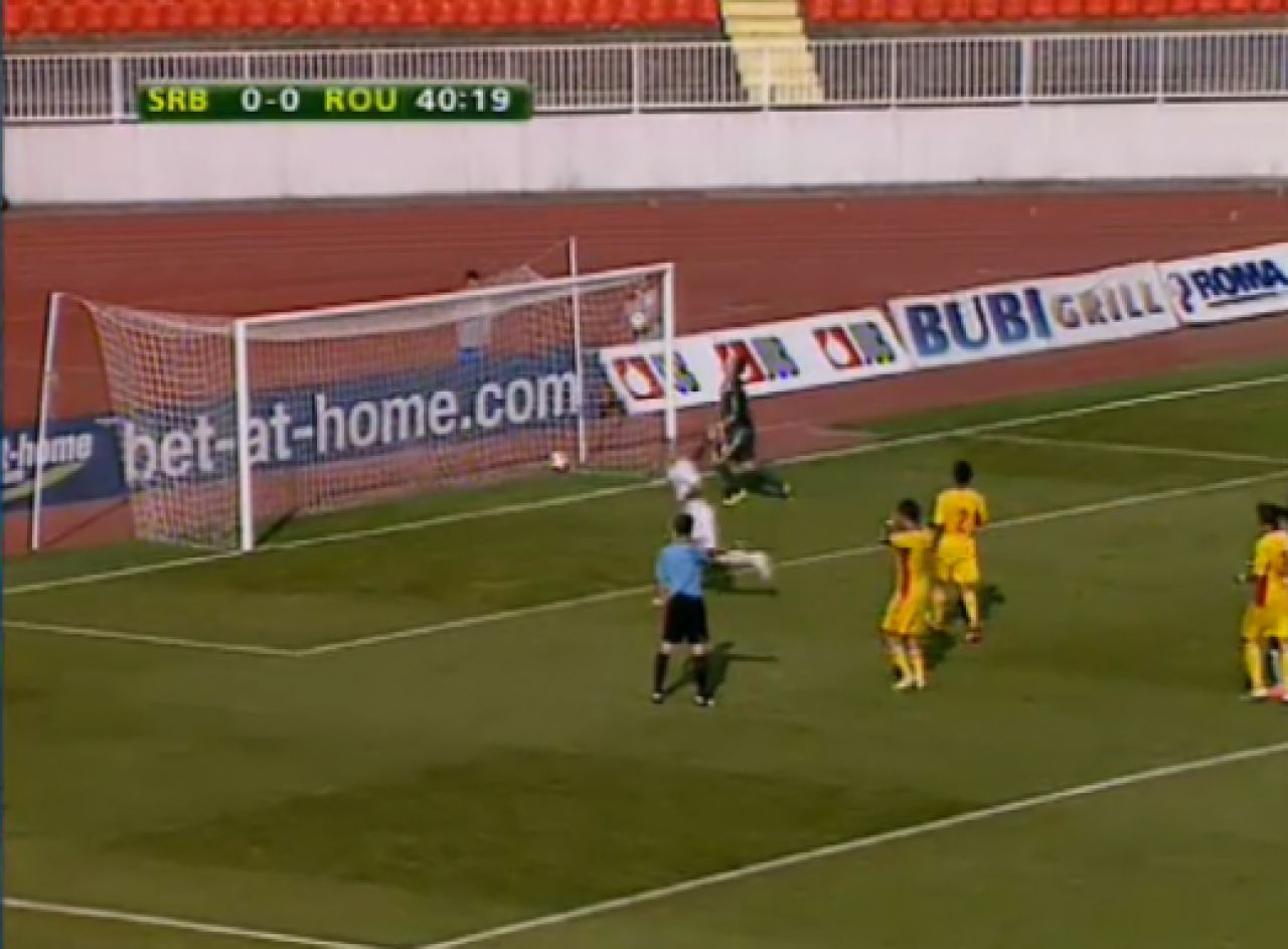 VIDEO MACEL TOTAL: Romania 0-3 Serbia! Trei penalty-uri pentru ei, trei eliminari pentru noi! Iar am fost facuti KO, mai ceva ca Bute!_9