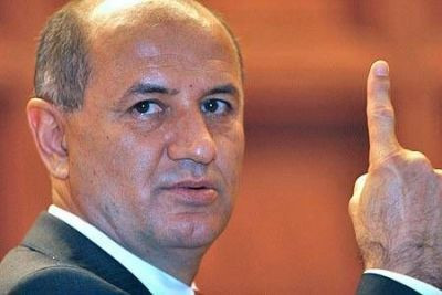 George Copos joaca la doua capete! De ce ezita sa se desparta de Lucescu si cine este antrenorul din umbra al Rapidului: