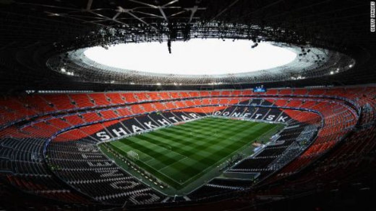 FOTO SUPERB: Cele 8 bijuterii de la Euro! Cine joaca pe ce mai URAT stadion si cum a ajuns Spania sa valoreze cat stadionul pe care joaca_2
