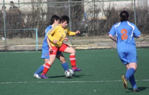 La Targu Mures va incepe sarbatoarea! Fetele pot lua titlul la fotbal, in timp ce baietii au RETROGRADAT! Vezi ce fotbalisti le plac: