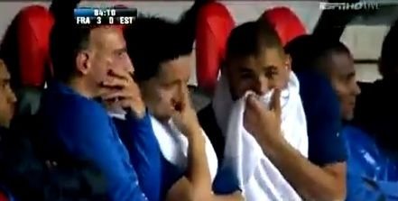 Ba, care si-a dat drumu ? Faza GENIALA cu vedetele Frantei! Cea mai PROASTA gluma i-a facut sa rada pe milionarii Ribery, Benzema si Nasri