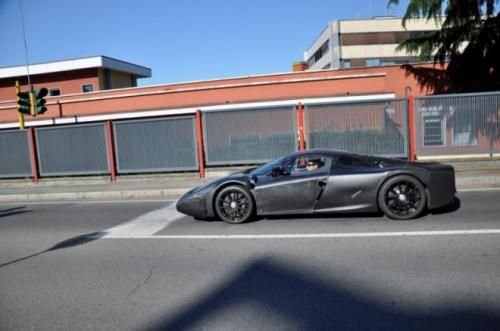 FOTO Ferrari vrea sa SPULBERE recordul Bugatti Veyron! Cum arata noul ENZO, masina F1 de sosea care prinde 400km/h!_2