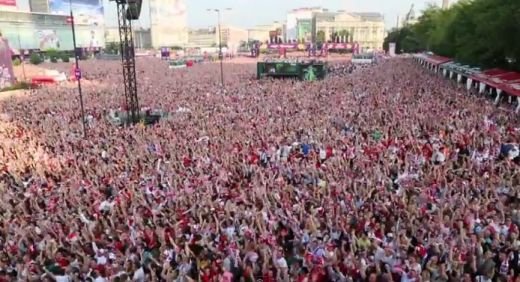 EUROBLOG | Prima zi de Euro: incidente grave la Lodz! Atmosfera ULUITOARE in tribune la meciul Poloniei! Nebunie TOTALA in centrul orasului! VIDEO_8