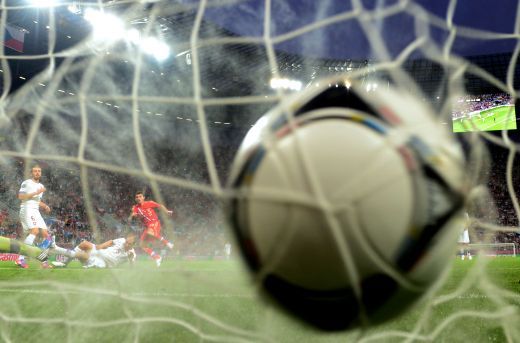 Rusia se bate pentru trofeu, Cehia nu a existat in acest meci: Rusia 4-1 Cehia! Dubla Dzagoev, gol senzational Pavlyuchenko! Vezi golurile 3D!_6