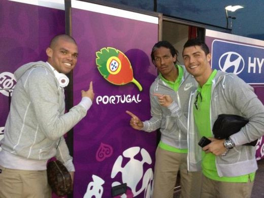 EUROBLOG, ZIUA 2: Piturca a fost in tribune la meciul cu 666 de ratari :) UEFA se uita urat la rusi, Ronaldo a iesit in evidenta cu ceva!_2