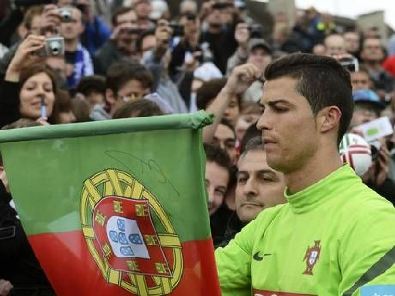 EUROBLOG, ZIUA 2: Piturca a fost in tribune la meciul cu 666 de ratari :) UEFA se uita urat la rusi, Ronaldo a iesit in evidenta cu ceva!_8