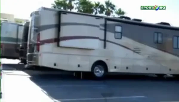 Daniel Negreanu intoarce cu lopata milioanele de dolari castigate din poker, dar la mondialul din Las Vegas a preferat RULOTA!