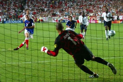 EUROBLOG, ZIUA 4: Rooney a exagerat cu implantul, un suporter a ADORMIT in tribune la Franta - Anglia :) Scuza jucatorilor pentru cel mai plictisitor meci de la Euro:_4