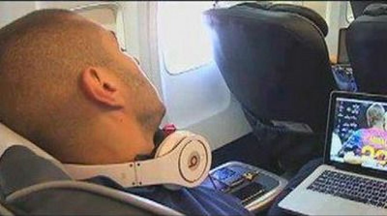 EUROBLOG, ZIUA 4: Rooney a exagerat cu implantul, un suporter a ADORMIT in tribune la Franta - Anglia :) Scuza jucatorilor pentru cel mai plictisitor meci de la Euro:_15