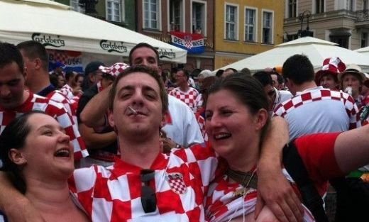 EUROBLOG, ZIUA 4: Rooney a exagerat cu implantul, un suporter a ADORMIT in tribune la Franta - Anglia :) Scuza jucatorilor pentru cel mai plictisitor meci de la Euro:_16