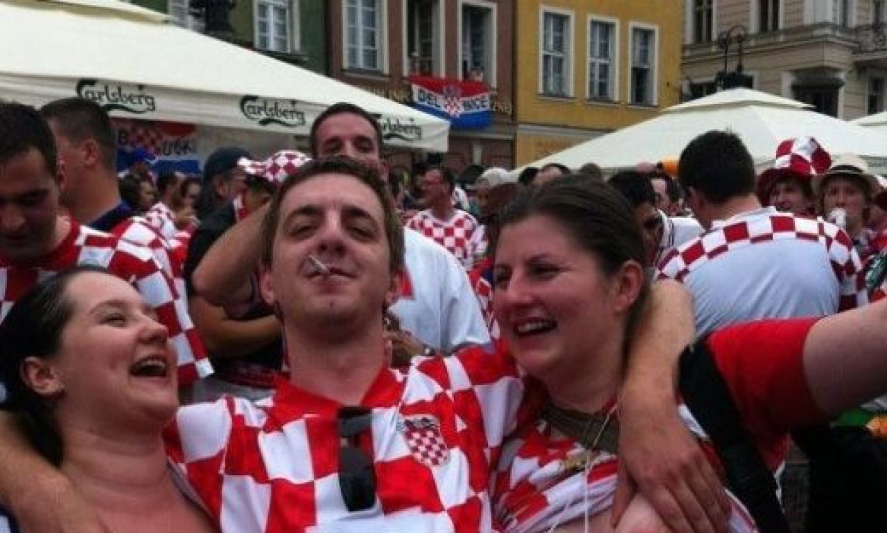 EUROBLOG, ZIUA 4: Rooney a exagerat cu implantul, un suporter a ADORMIT in tribune la Franta - Anglia :) Scuza jucatorilor pentru cel mai plictisitor meci de la Euro:_16