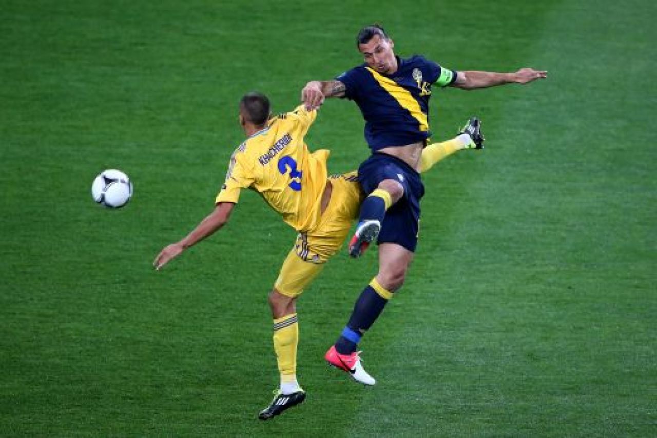 Victorie de VIS intr-un vulcan cu 70000 de ucrainieni: Ucraina 2-1 Suedia! Ibra a deschis scorul, Shevchenko a reusit dubla in 8 minute!_3