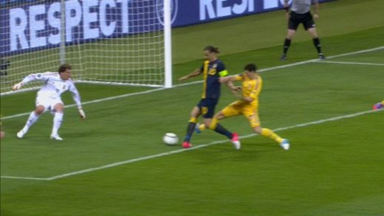 Victorie de VIS intr-un vulcan cu 70000 de ucrainieni: Ucraina 2-1 Suedia! Ibra a deschis scorul, Shevchenko a reusit dubla in 8 minute!_7