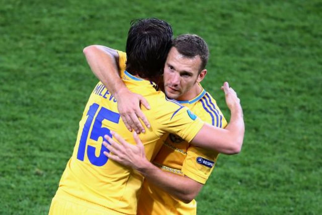Victorie de VIS intr-un vulcan cu 70000 de ucrainieni: Ucraina 2-1 Suedia! Ibra a deschis scorul, Shevchenko a reusit dubla in 8 minute!_10