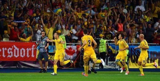 Victorie de VIS intr-un vulcan cu 70000 de ucrainieni: Ucraina 2-1 Suedia! Ibra a deschis scorul, Shevchenko a reusit dubla in 8 minute!_11