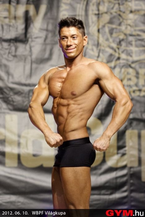 Transformarea uluitoare a unui instructor de fitness din Bucuresti: A dat jos 15 kg in doua luni si a facut senzatie la mondiale FOTO:_4