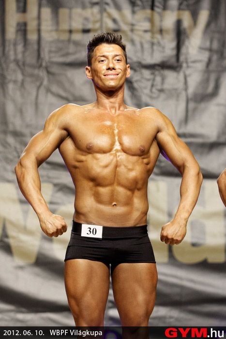 Transformarea uluitoare a unui instructor de fitness din Bucuresti: A dat jos 15 kg in doua luni si a facut senzatie la mondiale FOTO:_14