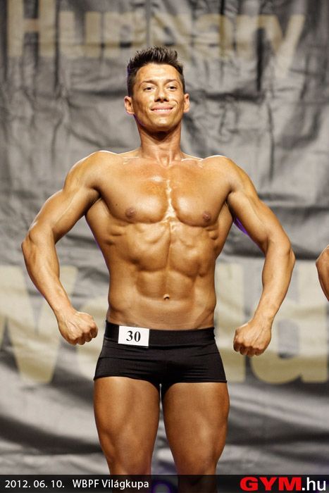 Transformarea uluitoare a unui instructor de fitness din Bucuresti: A dat jos 15 kg in doua luni si a facut senzatie la mondiale FOTO:_14