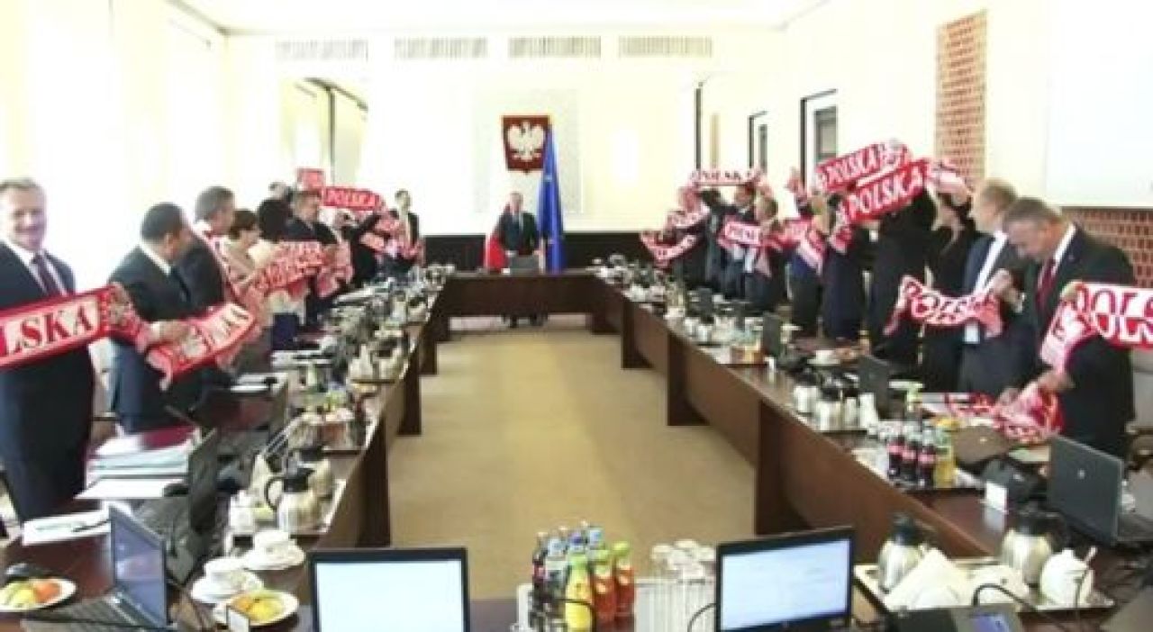 EUROBLOG ZIUA 5 | Violente incredibile in Varsovia: 56 de ARESTARI! Politistii ii cauta in continuare pe huligani!_12