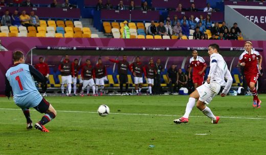Ronaldo, salvat de la RUSINE: Danemarca 2-3 Portugalia! Dubla Bendtner, gol superb Varela! Starul Realului a ratat de doua ori singur cu portarul! GOLURILE 3D_10