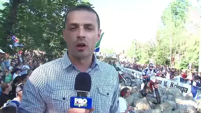 Prologul Romaniacs a blocat Sibiul. 15.000 de oameni au venit sa-i vada pe cei mai nebuni rideri de pe planeta. Cum s-au descurcat romanii: