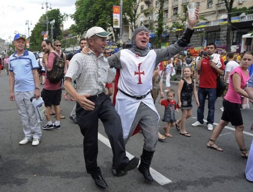 GE-NI-AL! Cele mai expresive imagini de la EURO! Ce se face si ce NU se face la EURO! Fotografiile de un miliard de LIKE-URI:_4