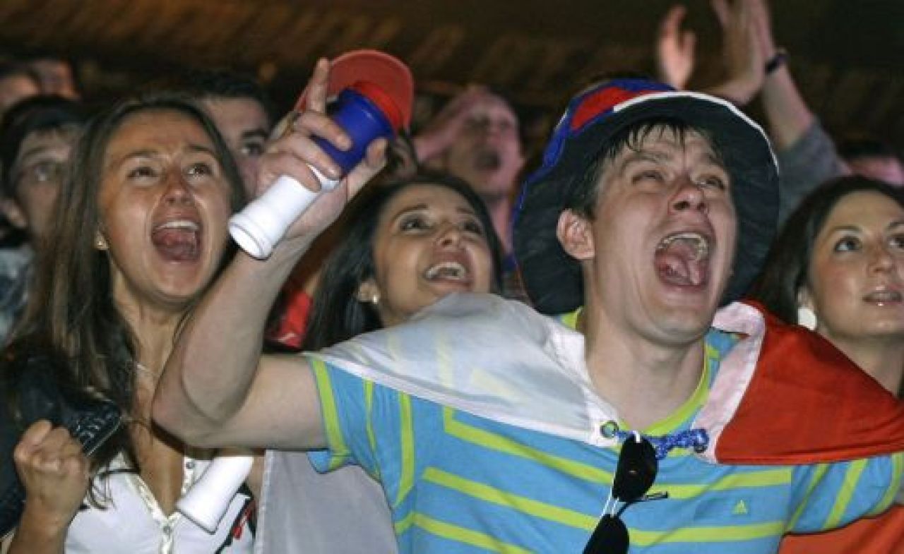 GE-NI-AL! Cele mai expresive imagini de la EURO! Ce se face si ce NU se face la EURO! Fotografiile de un miliard de LIKE-URI:_13