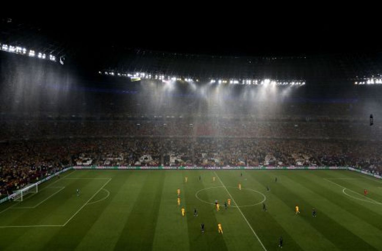 Situatie UNICA la Euro! Panica pe stadionul lui Lucescu dupa o furtuna MONSTRUOASA! Ucraina - Franta a fost SUSPENDAT!_1