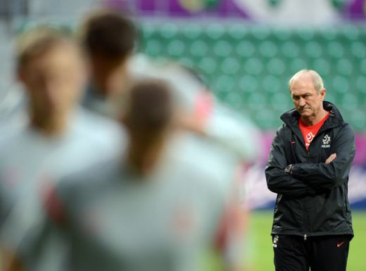 Primul antrenor DAT AFARA dupa Euro! Drama omului in care au crezut 40 de milioane de fani