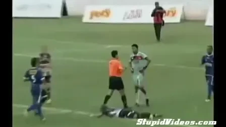 Fotbalul a devenit un sport SANGEROS! Scheme de K1 in loc de SHOW nebun cu mingea! VIDEO HALUCINANT