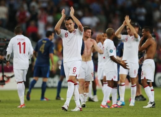 EUROBLOG ZIUA 10 | Ronaldo a repetat faza de la El Clasico dupa gol! Ce scandal XXX e in Anglia din cauza meciului Portugalia - Olanda :)_7