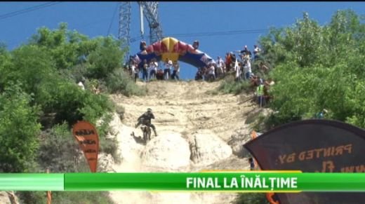 Ultima zi de la Red Bull Romaniacs le-a pus CAPAC concurentilor. A fost cea mai grea proba de pana acum! Vezi cine a castigat VIDEO