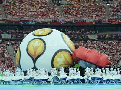 Scandal COLOSAL la Euro: UEFA ancheteaza acte de CORUPTIE de 4 MILIARDE $! Cine a platit ca sa profite de pe urma turneului final: