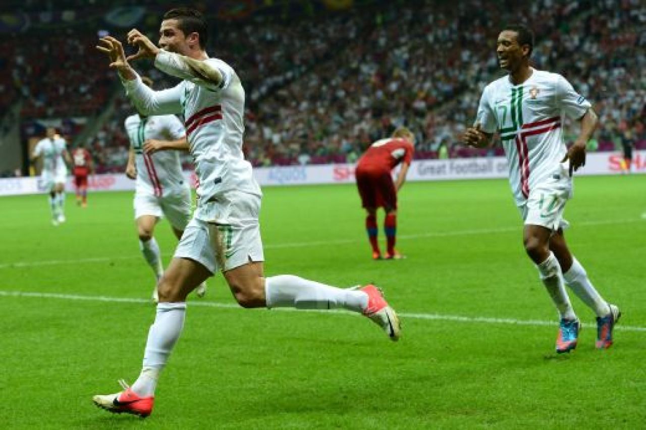 EUROBLOG, ZIUA 15 | Ei sunt adevaratii campioni: suporterii irlandezi si-au vandut un steag de la Euro cu 20.000 €!_8